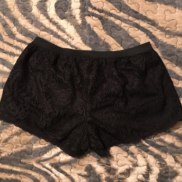 🌺 NWT MIMI CHICA LACE SHORTS - Picture 2 of 6